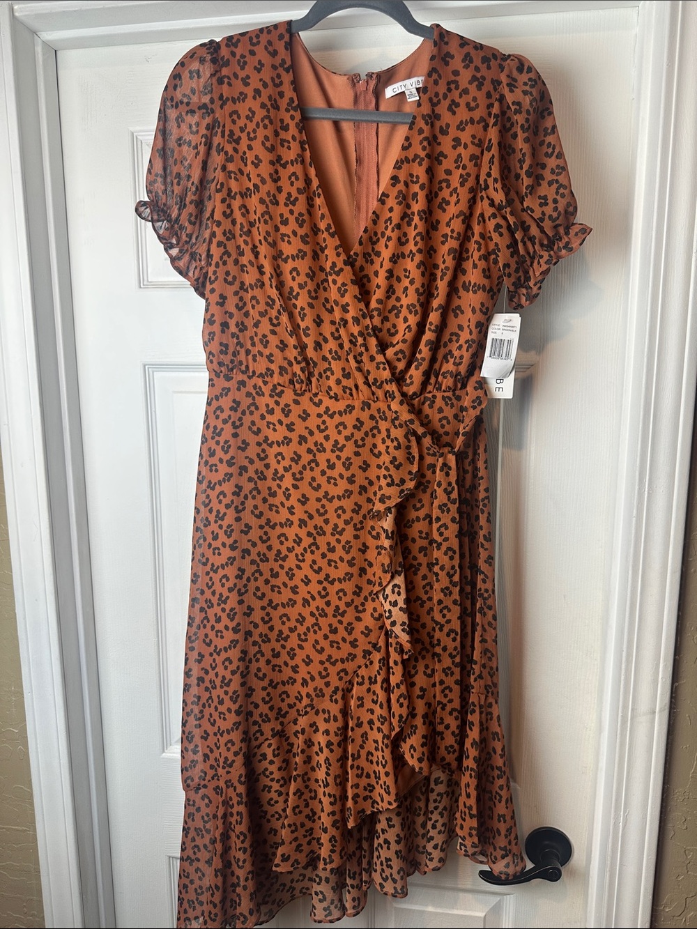City Vibe Chic Rust Leopard Print Wrap Midi Dress Size Juniors Small NWT